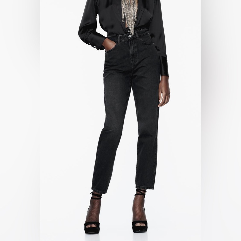 ZARA MOM FIT JEANS WITH A HIGH WAIST
